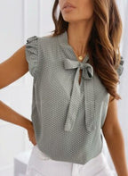 Top wiązany pod szyją z falbankami przy rękawach