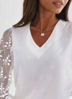 Bluzka z dekoltem w kształcie litery V z tiulowymi rękawami na gumkę